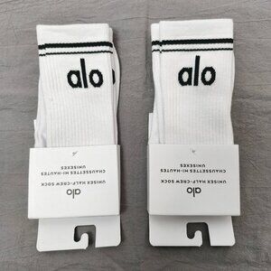 🔥HOT🔥 NWT ALO Yoga Socks 2 Pairs